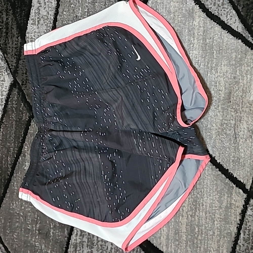 NIKE DRI-FIT MESH LINED LOGO SHORTS PRICE FIRM